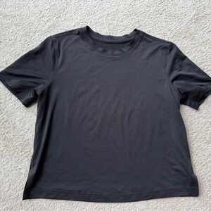 Lululemon Ultra Light Waist Length T-Shirt Short Sleeve Tee Top Shirt Black Sz 0